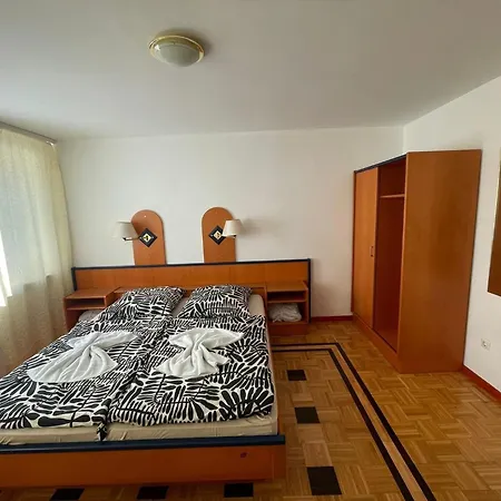 Doppelbett Mit Balkon 21 公寓