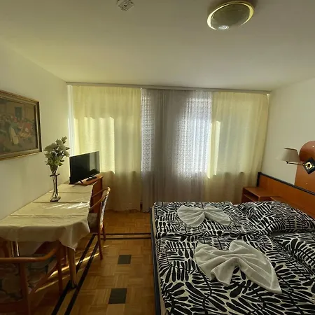 公寓 Doppelbett Mit Balkon 21