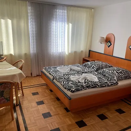 Doppelbett Mit Balkon 21 * 纽伦堡